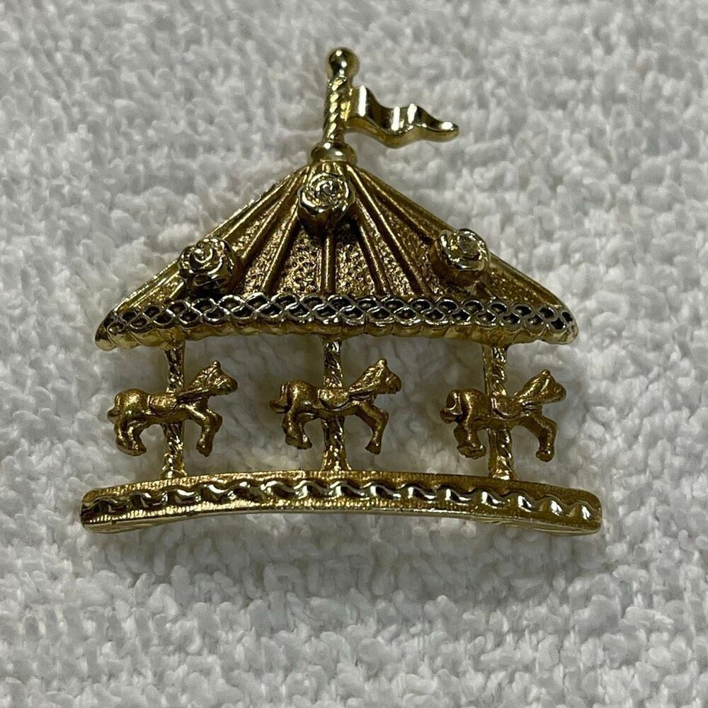 Vintage Carousel ornate gold tone large minamal wear